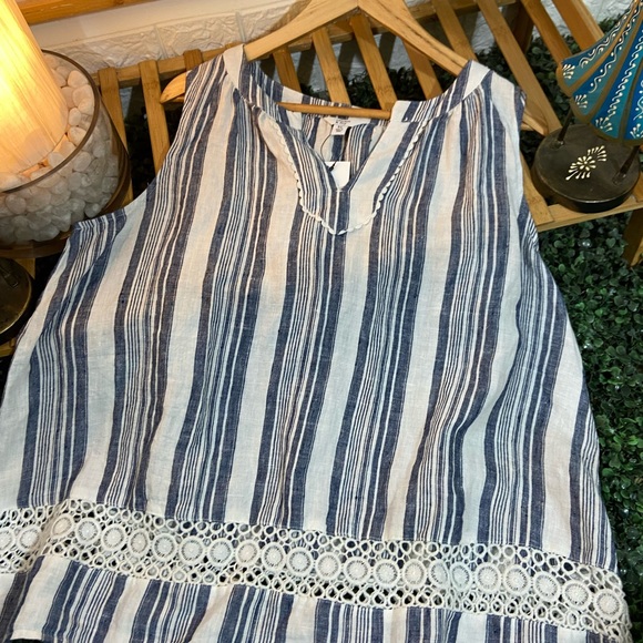 crown & ivy Tops - ⚫️Crown & Ivy Linen Tops. Size- XL